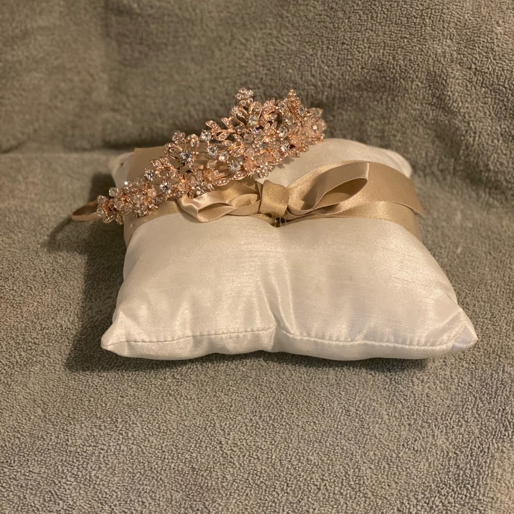 Tiara - Picture 5 of 5
